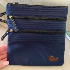 Dooney and Bourke cross body purse 👛